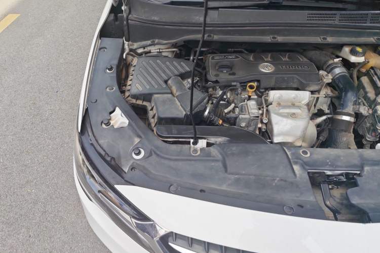 Used Buick GL6 2021 323T Mild Hybrid Connect Prestige Model Engine Bay Right