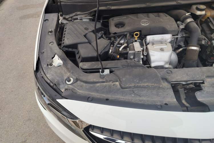 Used Buick GL6 2021 323T Mild Hybrid Connect Luxury Model Engine Bay Right