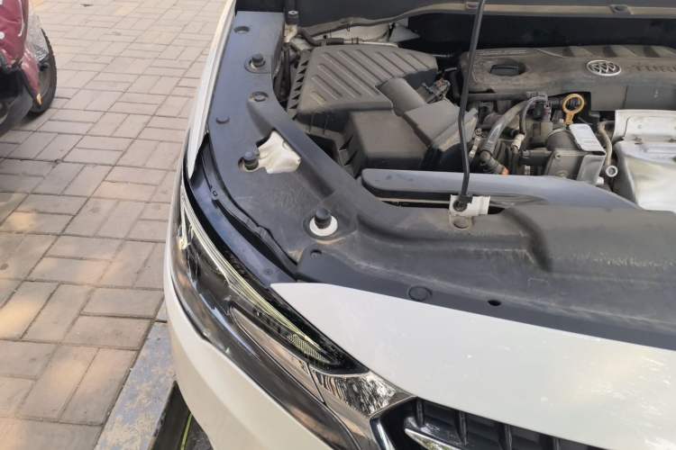 Used Buick GL6 2021 323T Mild Hybrid Connect Luxury Model Engine Bay Right