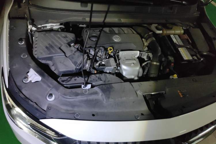 Used Buick GL6 2021 323T Mild Hybrid Connect Luxury Model Engine Bay Right