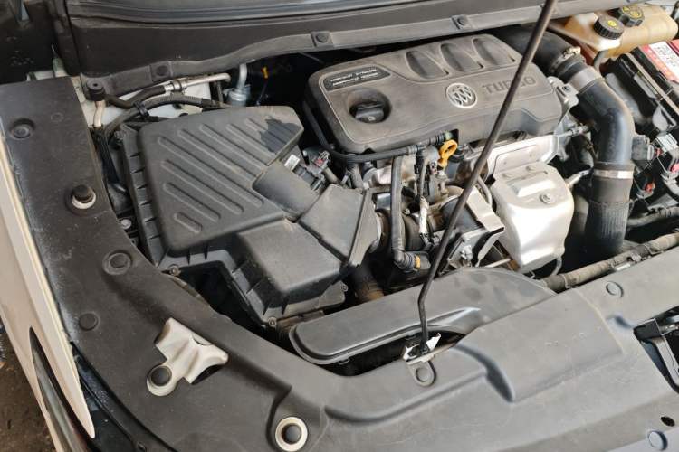Used Buick GL6 2021 323T Mild Hybrid Connect Luxury Model Engine Bay Right