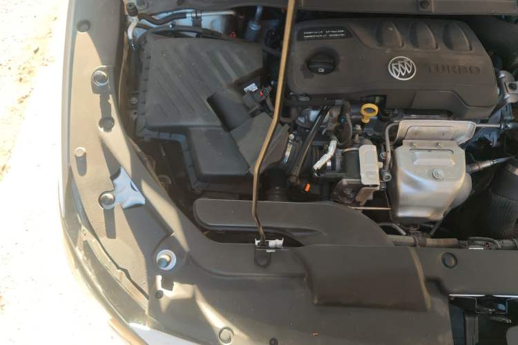 Used Buick GL6 2021 323T Mild Hybrid Connect Luxury Model Engine Bay Right