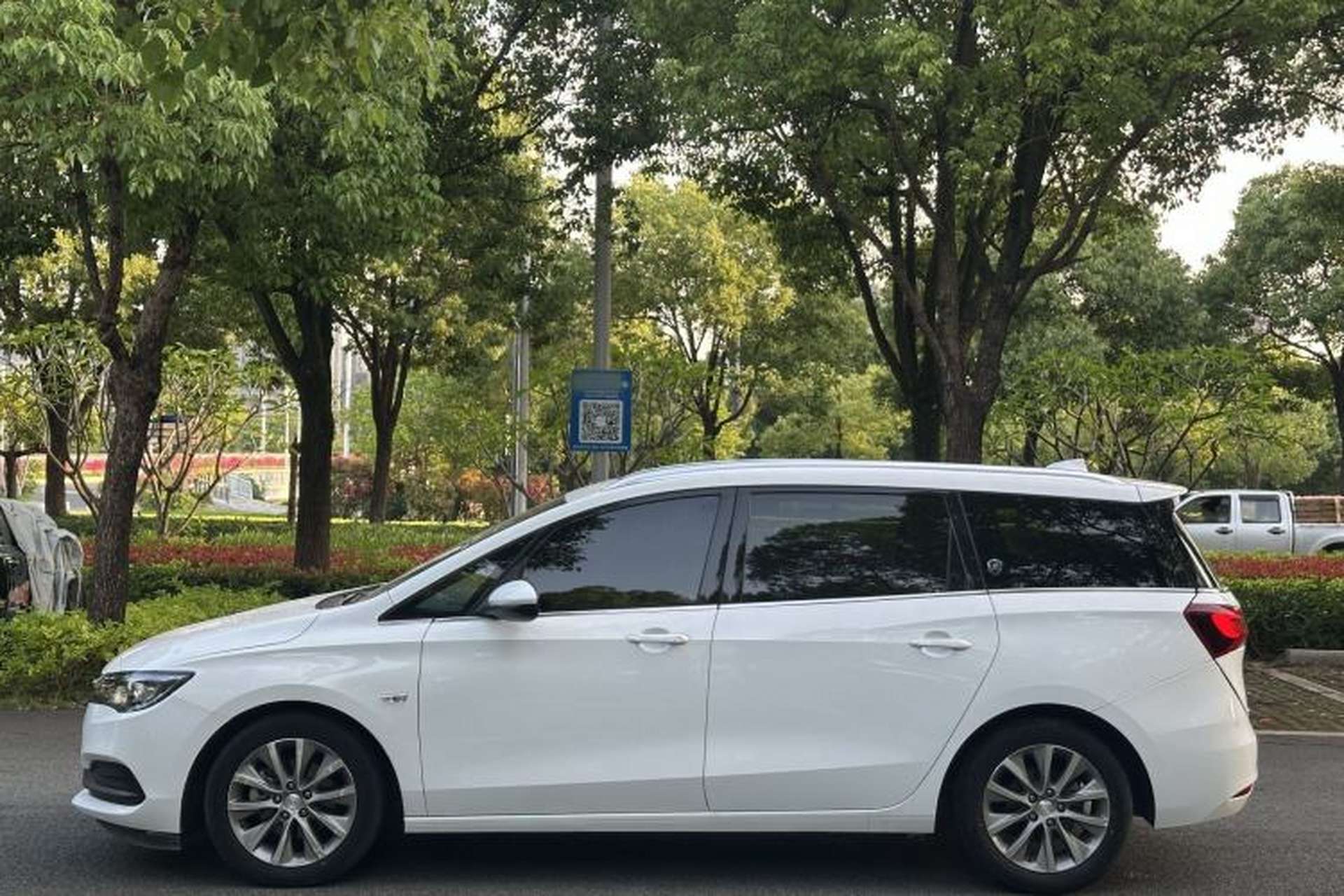 Used Buick GL6 2021 323T Mild Hybrid Connect Luxury Model Exterior 4