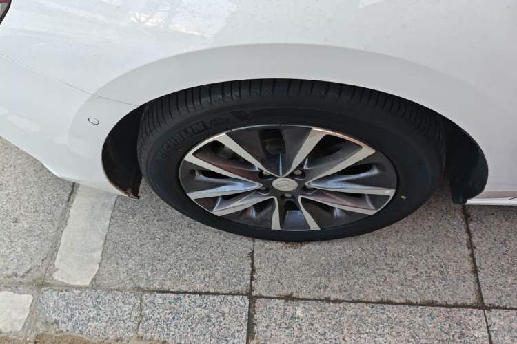Used Buick GL6 2021 323T Mild Hybrid Connect Prestige Model Exterior 7