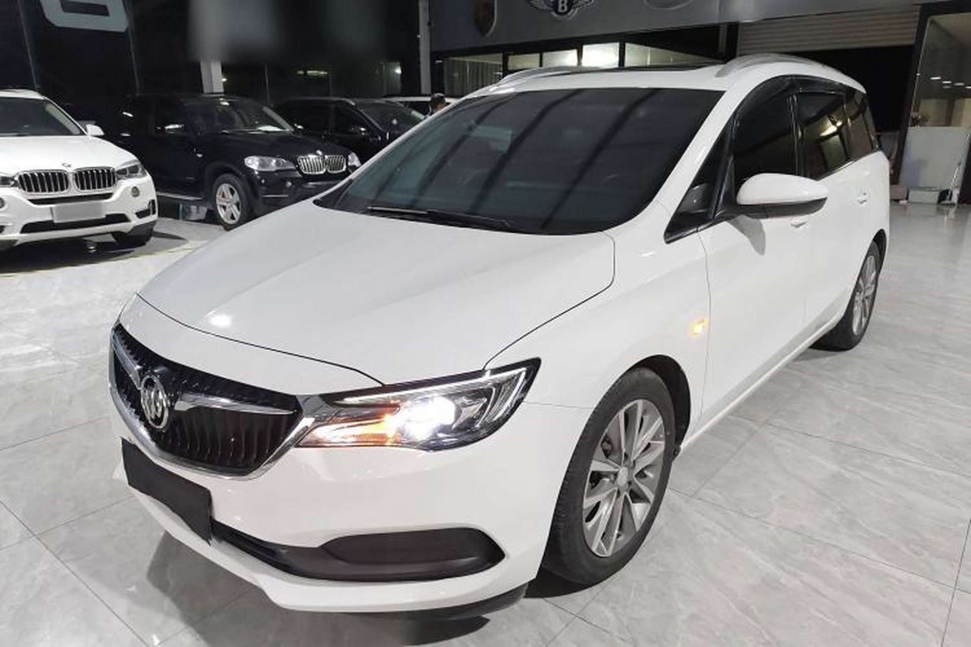 Used Buick GL6 2021 323T Mild Hybrid Connect Luxury Model Front Left 45 Deg