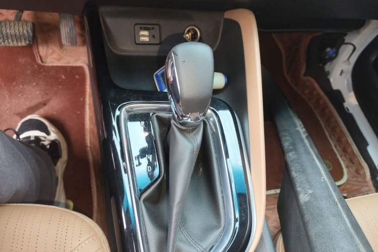 Used Buick GL6 2021 323T Mild Hybrid Connect Luxury Model Gear Lever