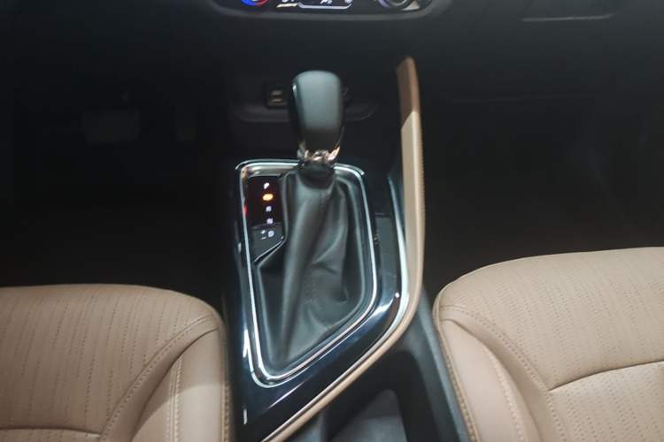 Used Buick GL6 2021 323T Mild Hybrid Connect Luxury Model Gear Lever