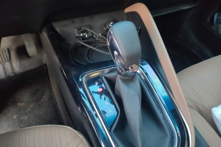Used Buick GL6 2021 323T Mild Hybrid Connect Luxury Model Gear Lever