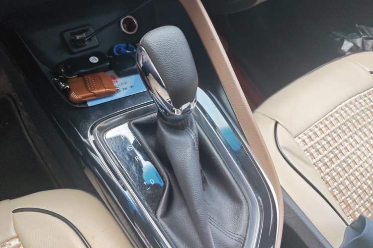 Used Buick GL6 2021 323T Mild Hybrid Connect Prestige Model Gear Lever