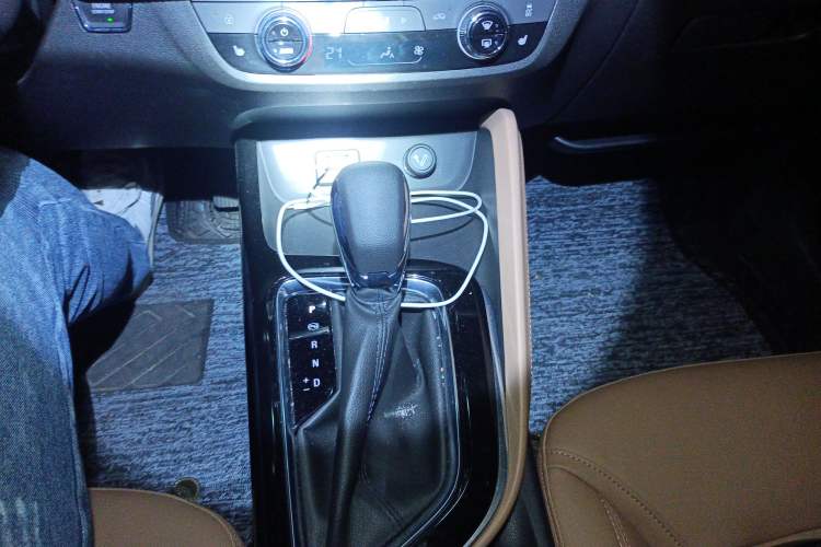 Used Buick GL6 2021 323T Mild Hybrid Connect Prestige Model Gear Lever