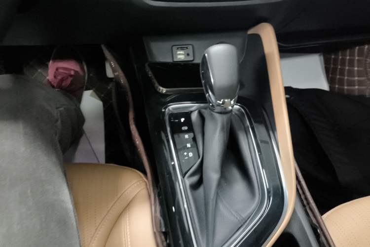Used Buick GL6 2021 323T Mild Hybrid Connect Luxury Model Gear Lever