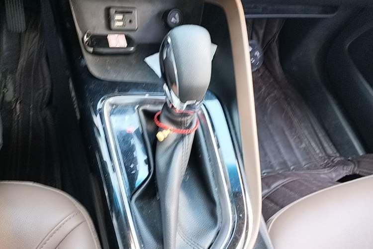Used Buick GL6 2021 323T Mild Hybrid Connect Prestige Model Gear Lever