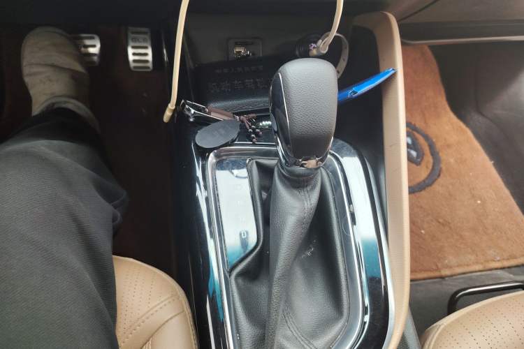Used Buick GL6 2021 323T Mild Hybrid Connect Luxury Model Gear Lever