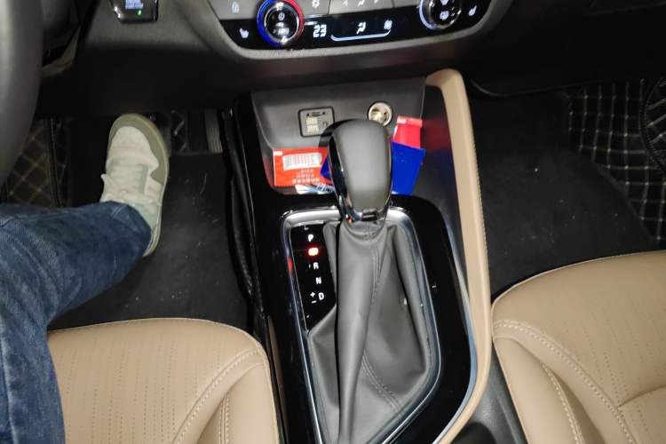 Used Buick GL6 2021 323T Mild Hybrid Connect Luxury Model Gear Lever