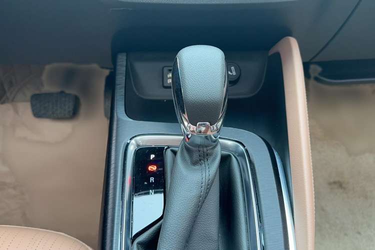 Used Buick GL6 2021 323T Mild Hybrid Connect Luxury Model Gear Lever