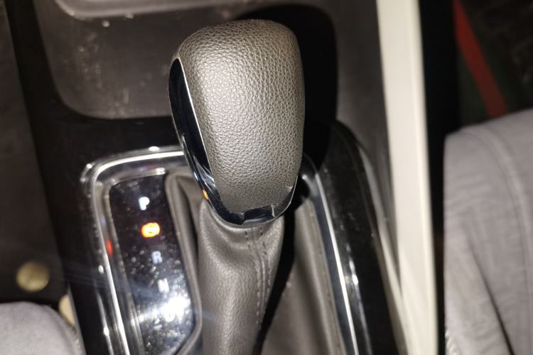 Used Buick GL6 2021 323T Mild Hybrid Connect Elite Model Gear Lever