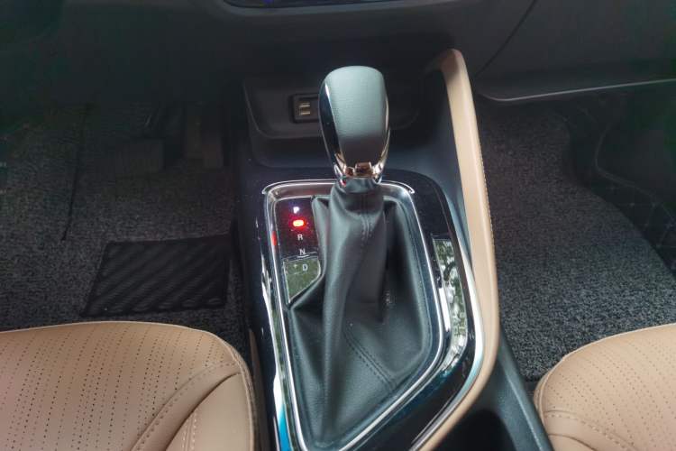 Used Buick GL6 2021 323T Mild Hybrid Connect Luxury Model Gear Lever