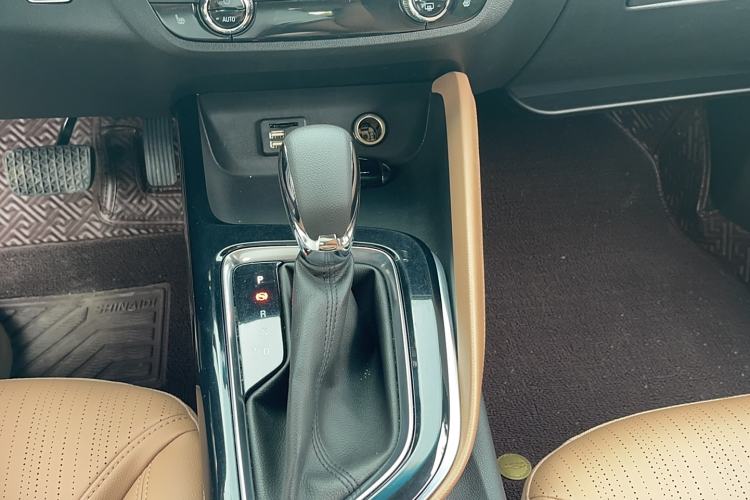 Used Buick GL6 2021 323T Mild Hybrid Connect Luxury Model Gear Lever