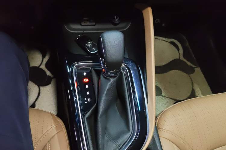 Used Buick GL6 2021 323T Mild Hybrid Connect Luxury Model Gear Lever