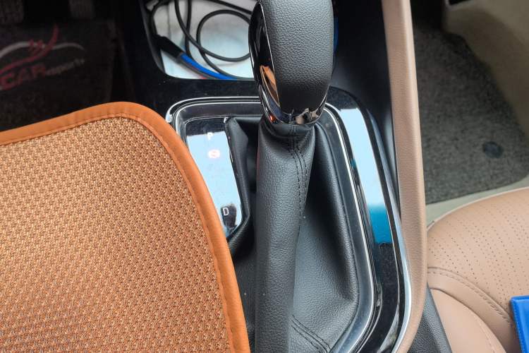 Used Buick GL6 2021 323T Mild Hybrid Connect Luxury Model Gear Lever