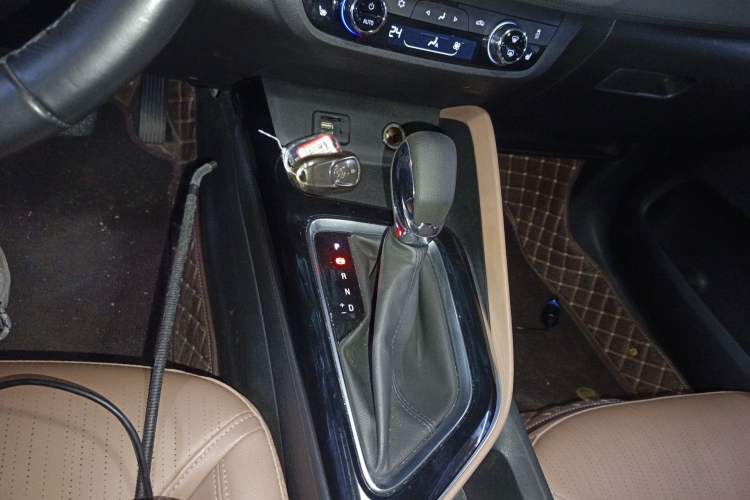 Used Buick GL6 2021 323T Mild Hybrid Connect Luxury Model Gear Lever