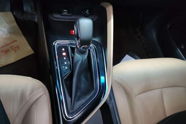 Used Buick GL6 2021 323T Mild Hybrid Connect Luxury Model Gear Lever