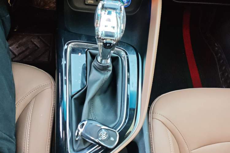 Used Buick GL6 2021 323T Mild Hybrid Connect Prestige Model Gear Lever