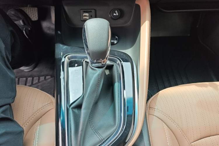 Used Buick GL6 2021 323T Mild Hybrid Connect Luxury Model Gear Lever