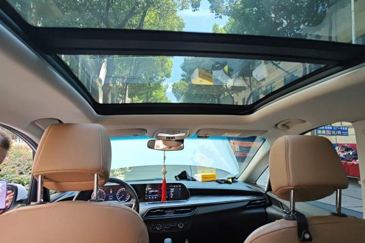 Used Buick GL6 2021 323T Mild Hybrid Connect Luxury Model Headliner