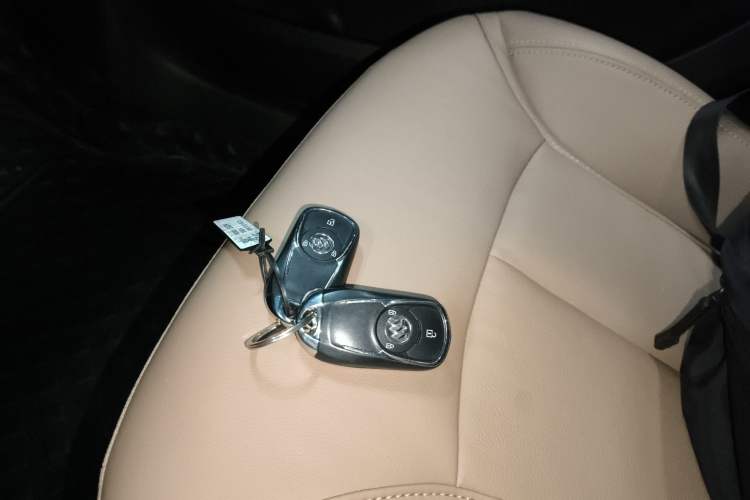 Used Buick GL6 2021 323T Mild Hybrid Connect Prestige Model Interior 1