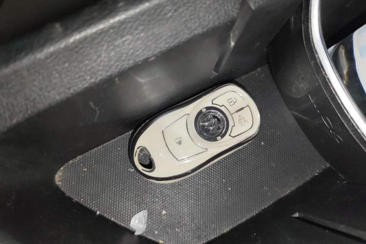 Used Buick GL6 2021 323T Mild Hybrid Connect Luxury Model Interior 1