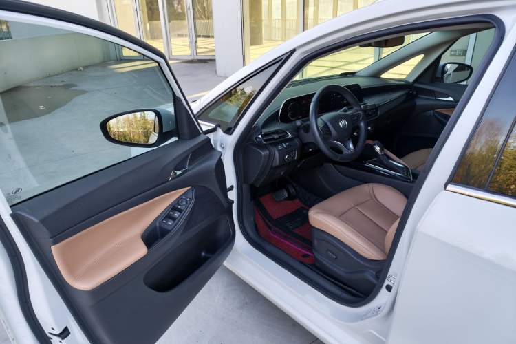 Used Buick GL6 2021 323T Mild Hybrid Connect Luxury Model Interior 1