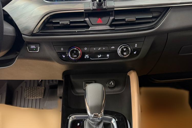 Used Buick GL6 2021 323T Mild Hybrid Connect Luxury Model Interior 2