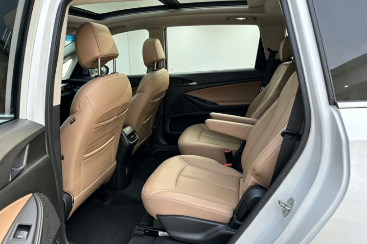 Used Buick GL6 2021 323T Mild Hybrid Connect Prestige Model Interior 4