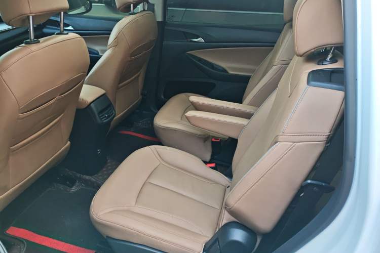 Used Buick GL6 2021 323T Mild Hybrid Connect Prestige Model Interior 4
