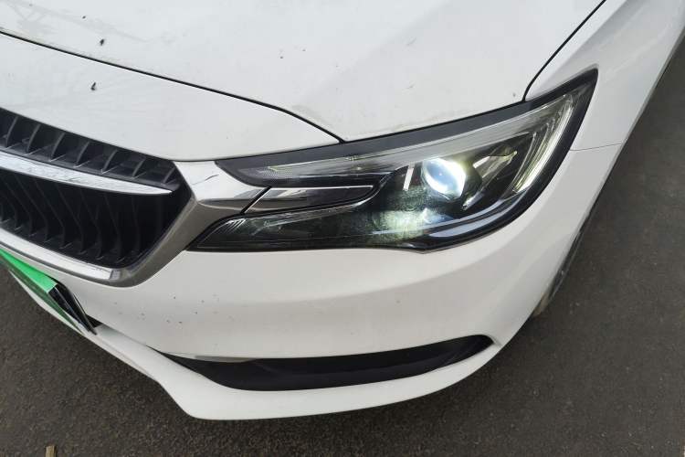 Used Buick GL6 2021 323T Mild Hybrid Connect Luxury Model Left Front Headlight