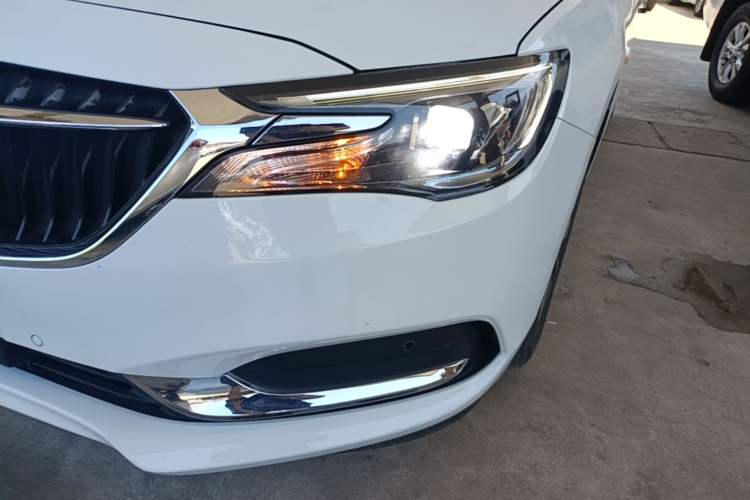 Used Buick GL6 2021 323T Mild Hybrid Connect Prestige Model Left Front Headlight