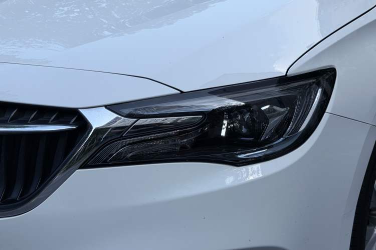 Used Buick GL6 2021 323T Mild Hybrid Connect Luxury Model Left Front Headlight