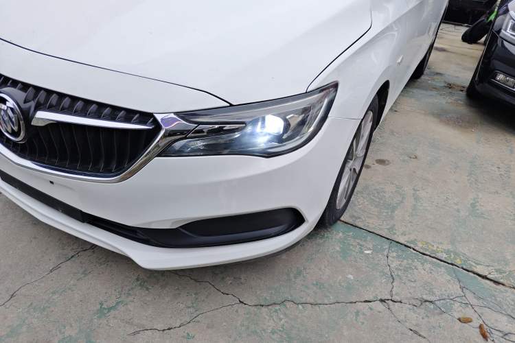 Used Buick GL6 2021 323T Mild Hybrid Connect Luxury Model Left Front Headlight