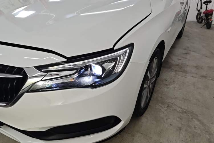 Used Buick GL6 2021 323T Mild Hybrid Connect Luxury Model Left Front Headlight
