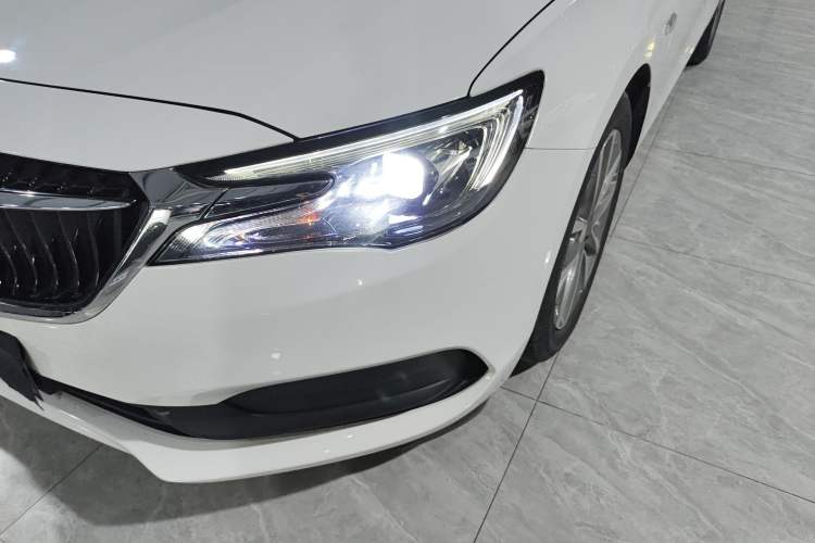 Used Buick GL6 2021 323T Mild Hybrid Connect Luxury Model Left Front Headlight