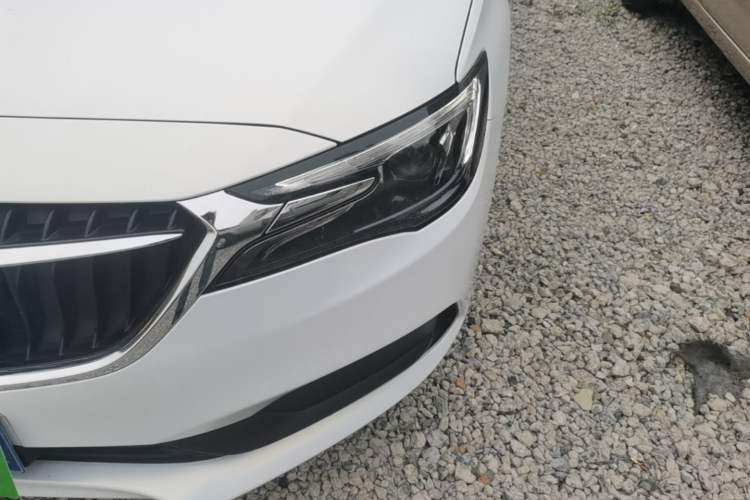 Used Buick GL6 2021 323T Mild Hybrid Connect Luxury Model Left Front Headlight