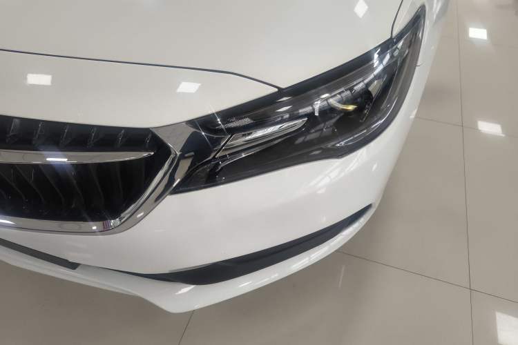 Used Buick GL6 2021 323T Mild Hybrid Connect Luxury Model Left Front Headlight