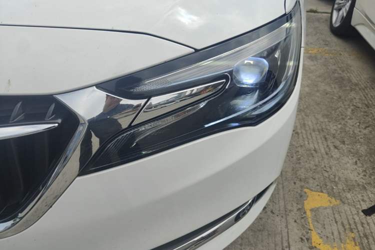 Used Buick GL6 2021 323T Mild Hybrid Connect Prestige Model Left Front Headlight