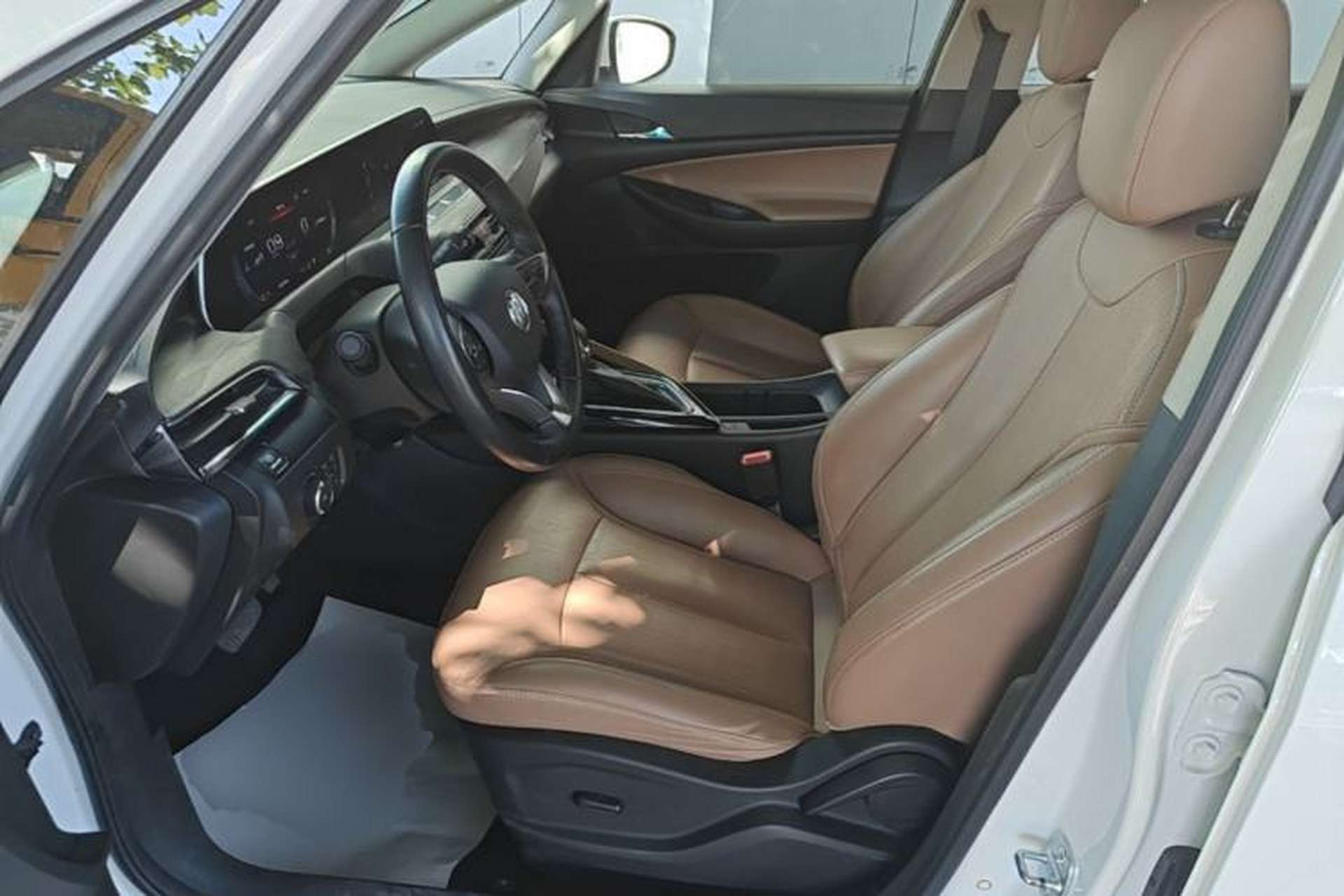 Used Buick GL6 2021 323T Mild Hybrid Connect Luxury Model Left Front Seat