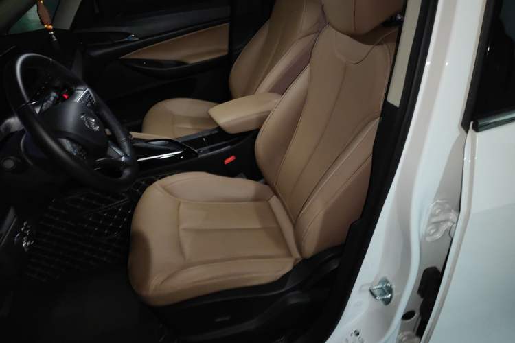 Used Buick GL6 2021 323T Mild Hybrid Connect Luxury Model Left Front Seat