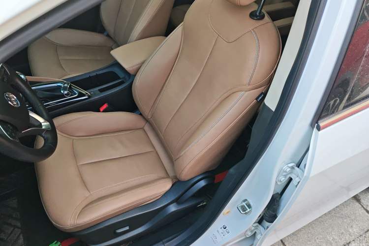 Used Buick GL6 2021 323T Mild Hybrid Connect Prestige Model Left Front Seat