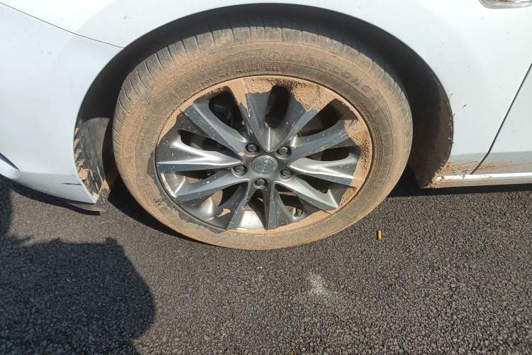 Used Buick GL6 2021 323T Mild Hybrid Connect Luxury Model Left Front Wheel Hub