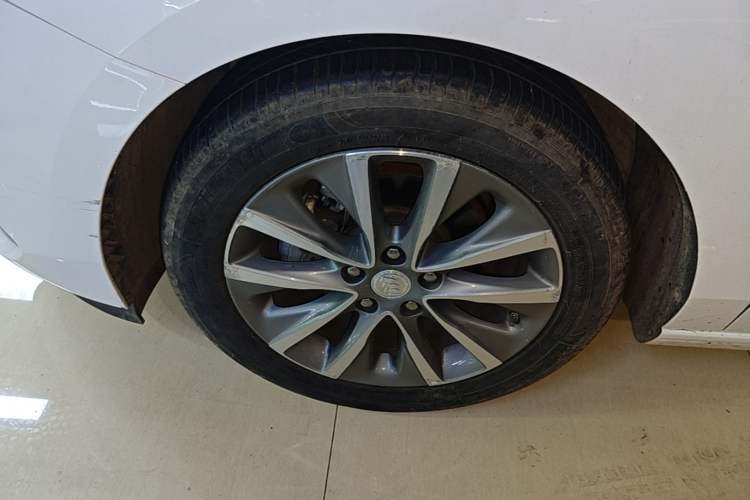 Used Buick GL6 2021 323T Mild Hybrid Connect Luxury Model Left Front Wheel Hub