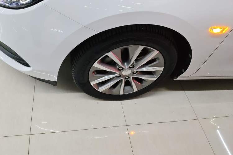 Used Buick GL6 2021 323T Mild Hybrid Connect Luxury Model Left Front Wheel Hub